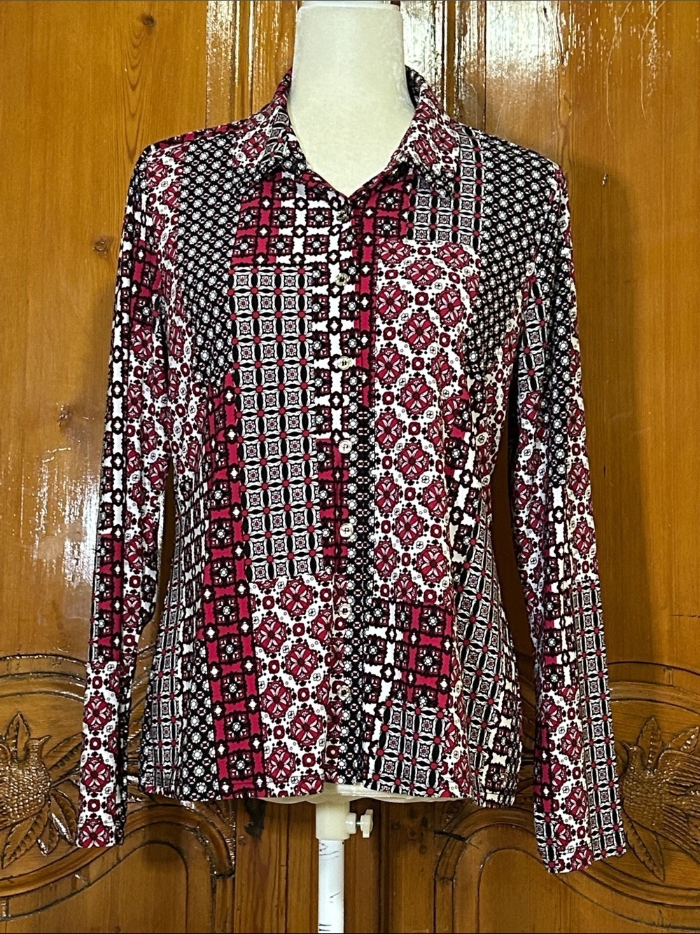 Tommy Hilfiger Women’s Full Front Button Print Shirt   Large